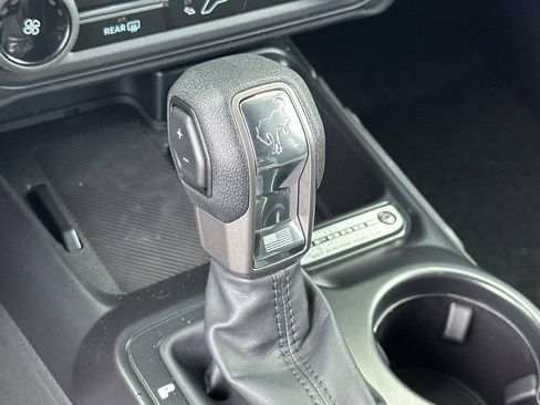 New 2025 Ford Bronco 4-Door AWD/4WD image 22