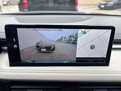 Used 2025 Genesis G70 2.5T image 17