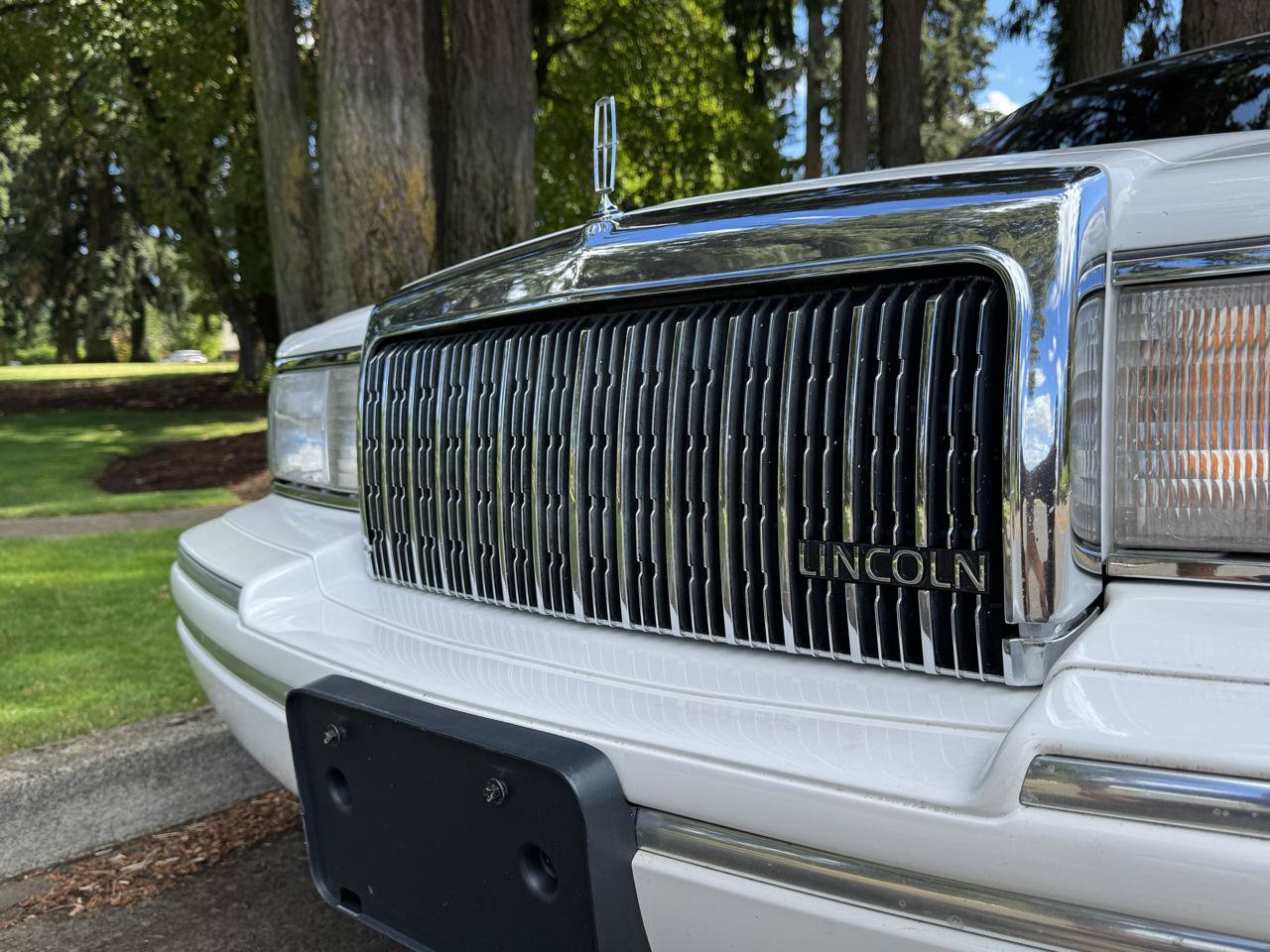 Used 1994 Lincoln Town Car Executive RWD image 34