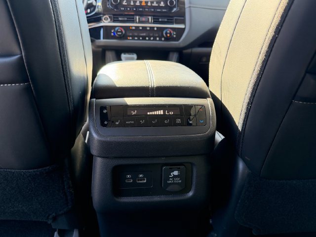 Used 2024 Nissan Pathfinder Platinum AWD/4WD image 37