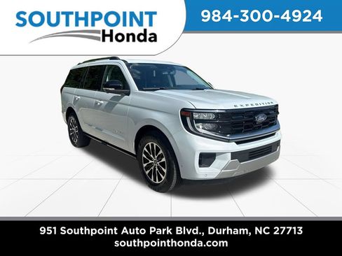 Used 2025 Ford Expedition Platinum AWD/4WD image 1