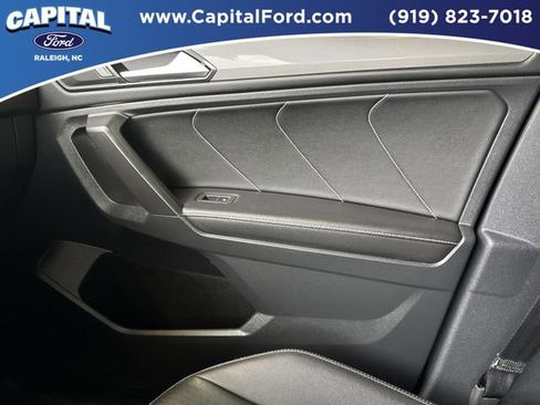 Used 2022 Volkswagen Tiguan SE image 24