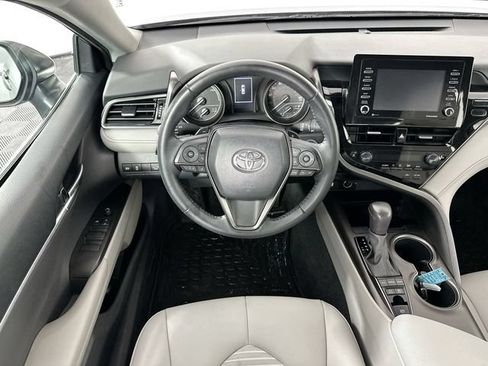 Used 2022 Toyota Camry SE FWD image 10