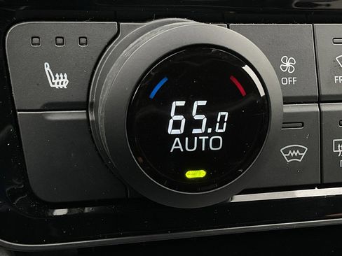 Used 2024 Toyota Grand Highlander XLE image 35