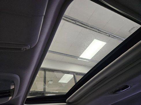 Used 2017 Subaru Impreza 2.0i Limited image 22