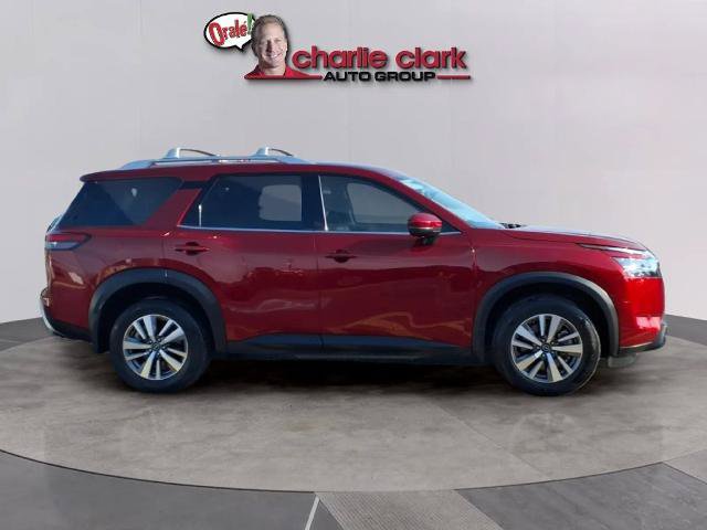 Certified 2024 Nissan Pathfinder SL w/ Cargo Package FWD image 6