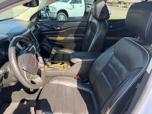Used 2017 GMC Acadia Denali w/ Technology Package FWD image 30