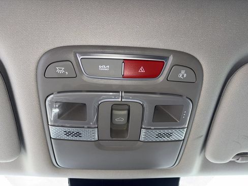 Used 2024 Kia Telluride EX w/ EX Captain's Chair Package FWD image 16