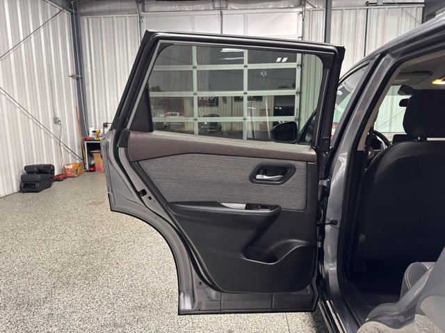 Used 2023 Nissan Rogue SV AWD/4WD image 15