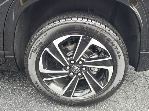 Certified 2025 Buick Enclave Sport Touring image 9