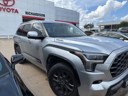 Used 2024 Toyota Sequoia Platinum AWD/4WD image 2