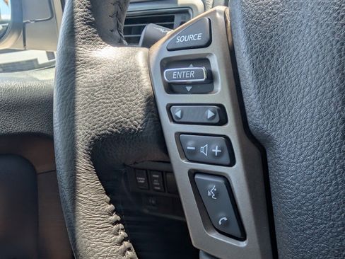 Used 2024 Nissan Titan SV w/ SV Bronze Edition Package RWD image 29