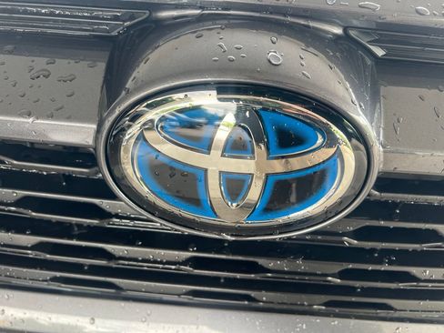 Used 2022 Toyota RAV4 XLE w/ Convenience Package AWD/4WD image 29