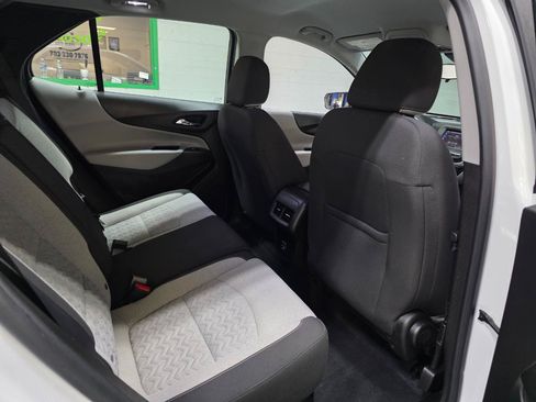 Used 2022 Chevrolet Equinox LS FWD image 22