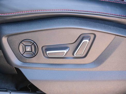 Used 2022 Audi RS Q8 w/ Carbon Optic Package AWD/4WD image 23
