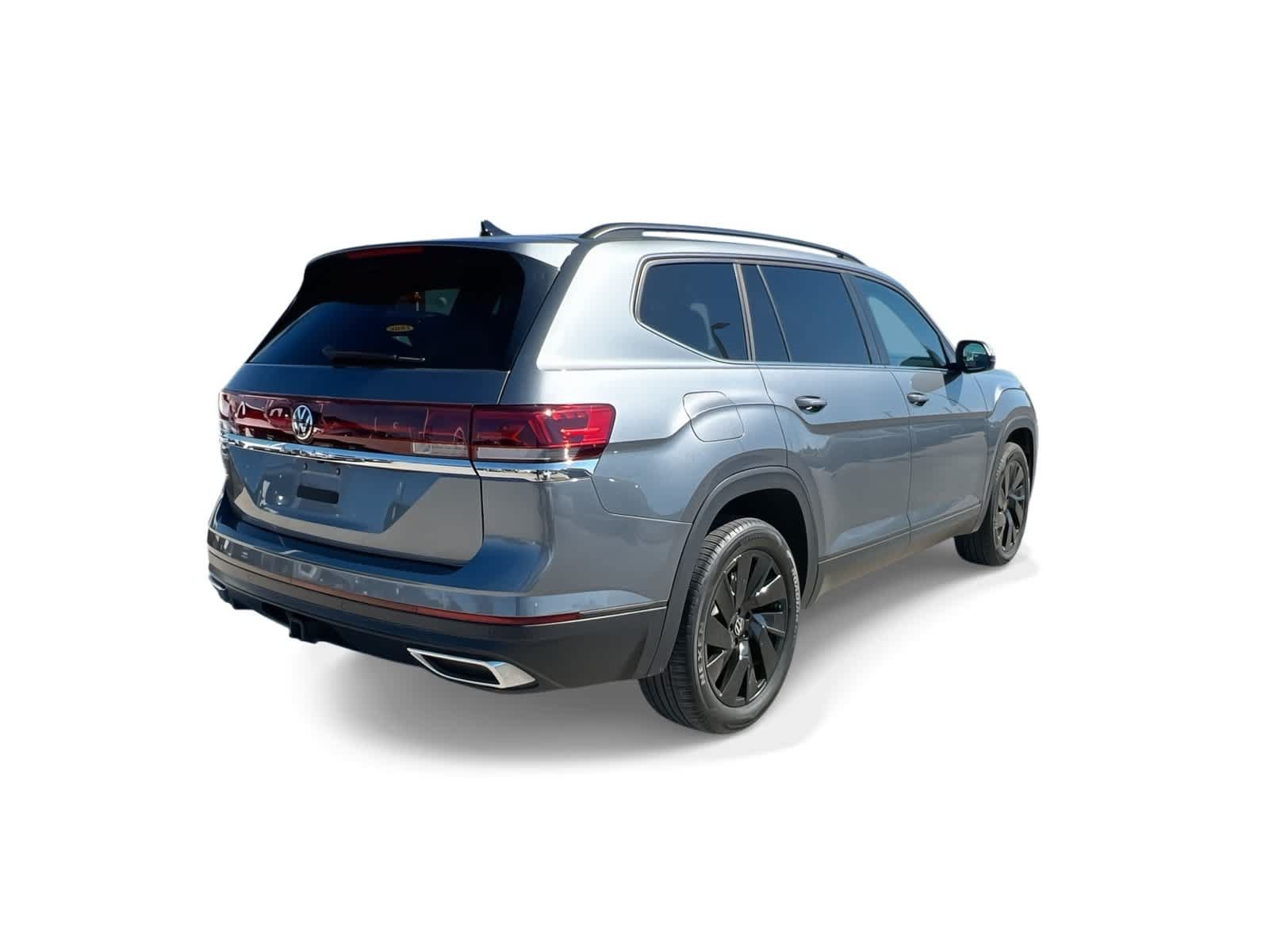 Used 2024 Volkswagen Atlas SE w/ Black Wheel Package FWD image 8