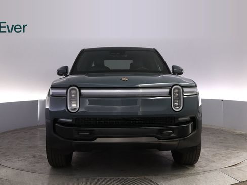 Used 2025 Rivian R1T Premium AWD/4WD image 12