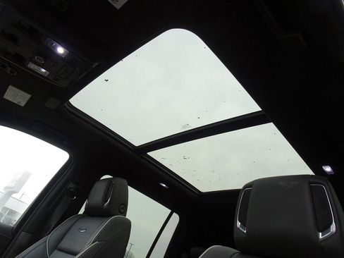 Used 2021 Cadillac Escalade ESV Premium Luxury w/ Driver Assist Tech Package image 10