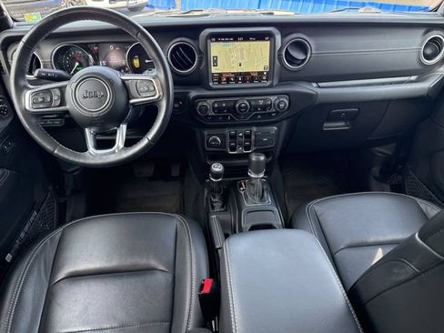 Used 2023 Jeep Wrangler Unlimited Sahara w/ Cold Weather Group AWD/4WD image 5