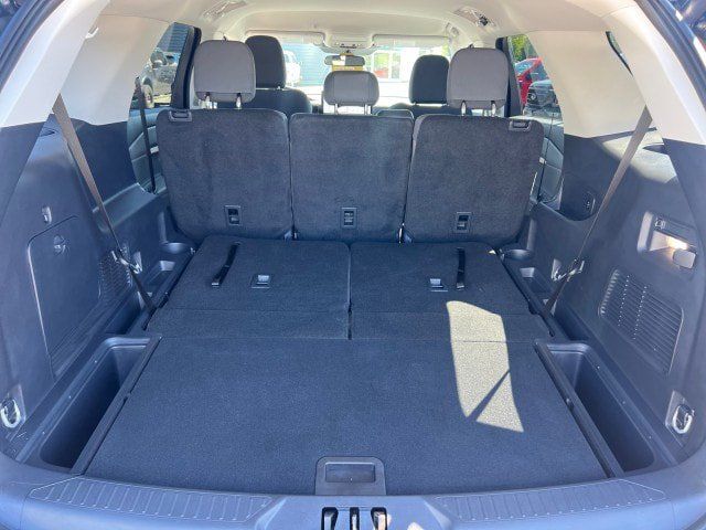Used 2025 Ford Explorer Active AWD/4WD image 25