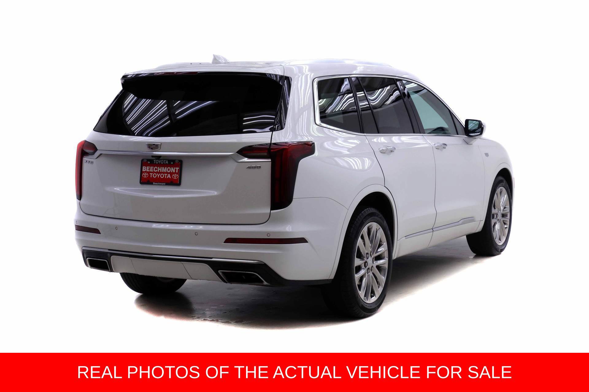 Used 2021 Cadillac XT6 Premium Luxury FWD image 2