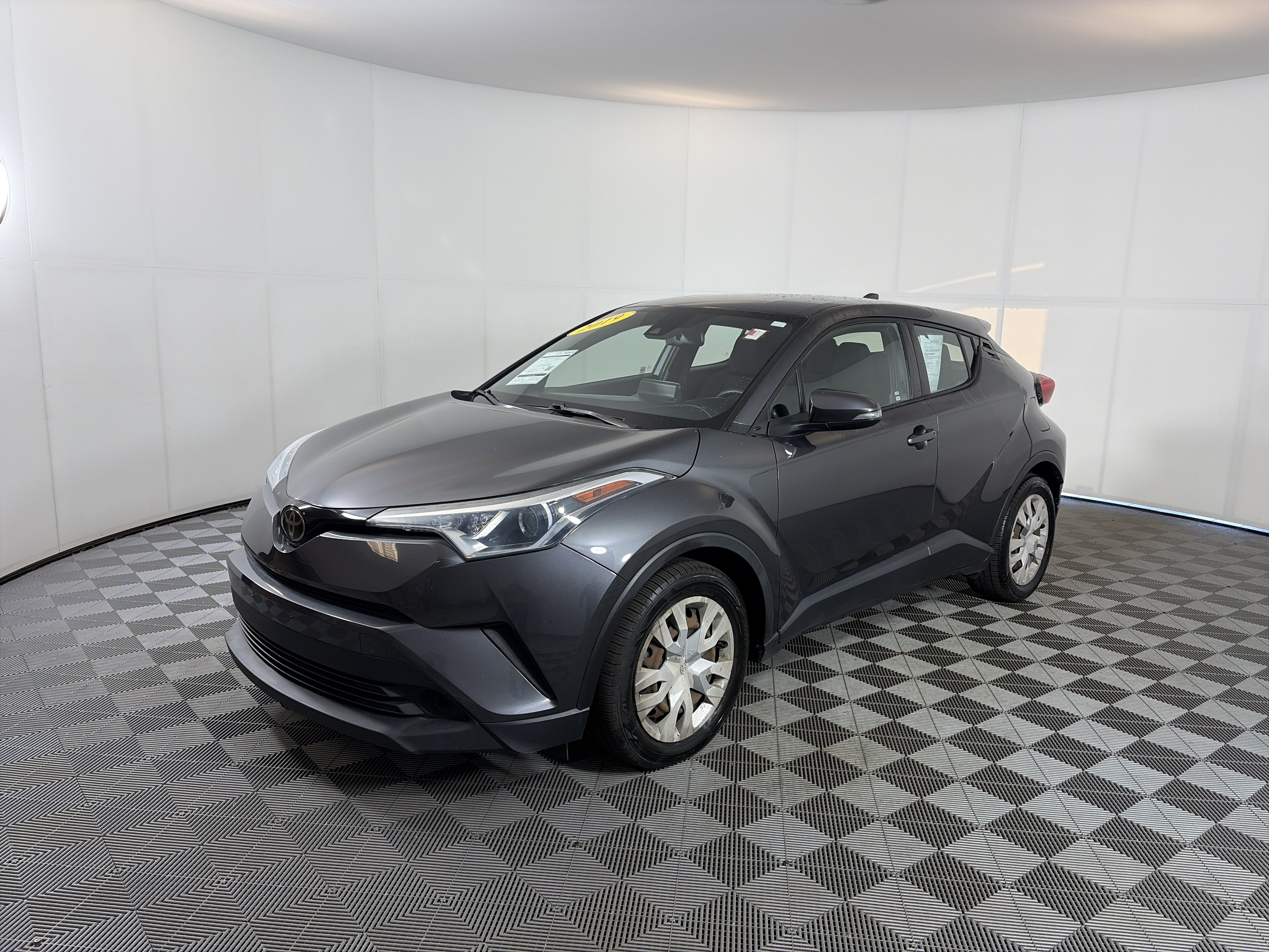 Used 2019 Toyota C-HR LE FWD image 2
