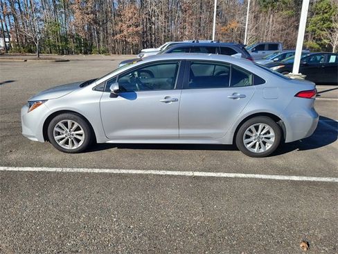 Used 2023 Toyota Corolla LE image 6