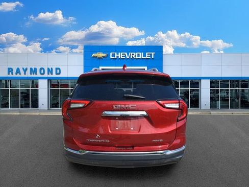 Used 2022 GMC Terrain SLT w/ Infotainment Package II AWD/4WD image 4