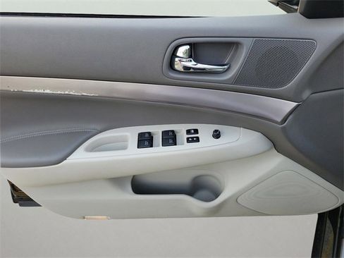 Used 2015 INFINITI Q40 w/ Moonroof Package image 12