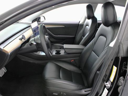 Used 2021 Tesla Model 3 Performance image 32