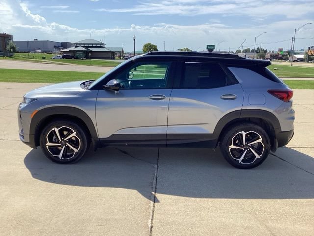 Used 2023 Chevrolet TrailBlazer RS w/ Convenience Package AWD/4WD image 2