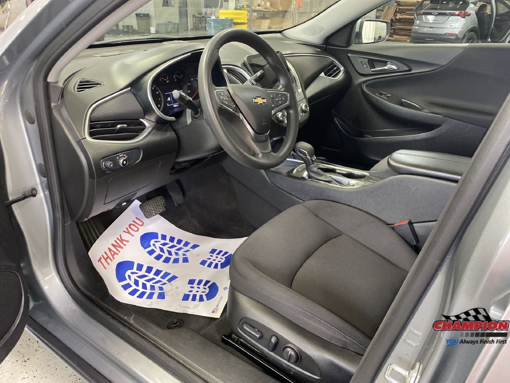 Used 2024 Chevrolet Malibu LT FWD image 12