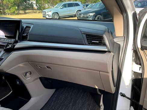 Used 2023 Honda Odyssey EX-L image 18