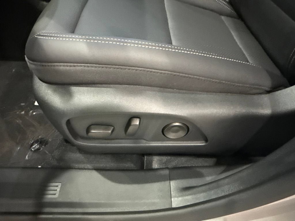 New 2027 GMC Terrain Elevation w/ Elevation Premium Package AWD/4WD image 25
