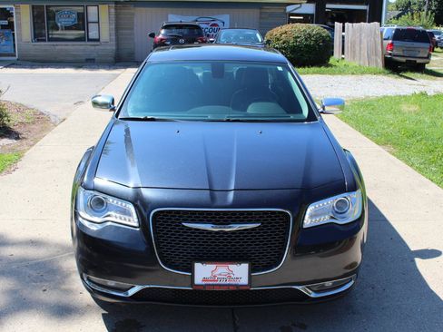 Used 2016 Chrysler 300 C AWD/4WD image 5