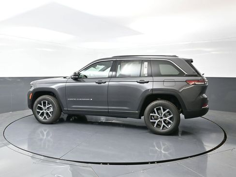 New 2025 Jeep Grand Cherokee Limited w/ Luxury Tech Group II image 11