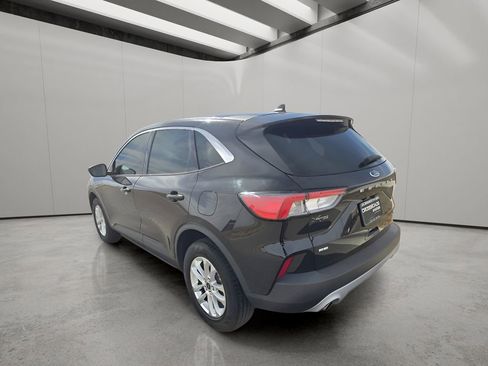 Used 2022 Ford Escape SE w/ Cold Weather Package image 3