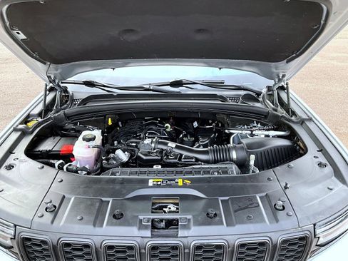 Certified 2024 Jeep Grand Cherokee L Altitude image 25