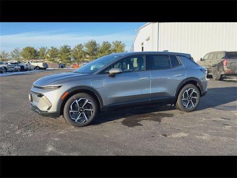 New 2026 Chevrolet Equinox EV LT image 4