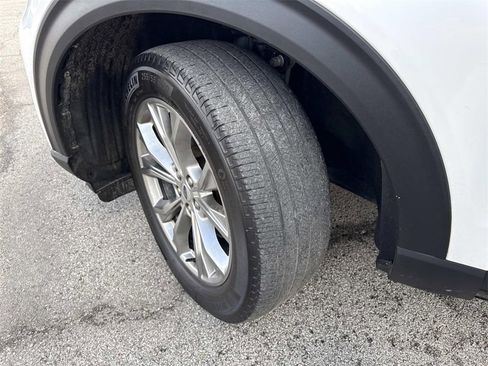 Used 2022 Ford Explorer Limited w/ Equipment Group 301A image 33