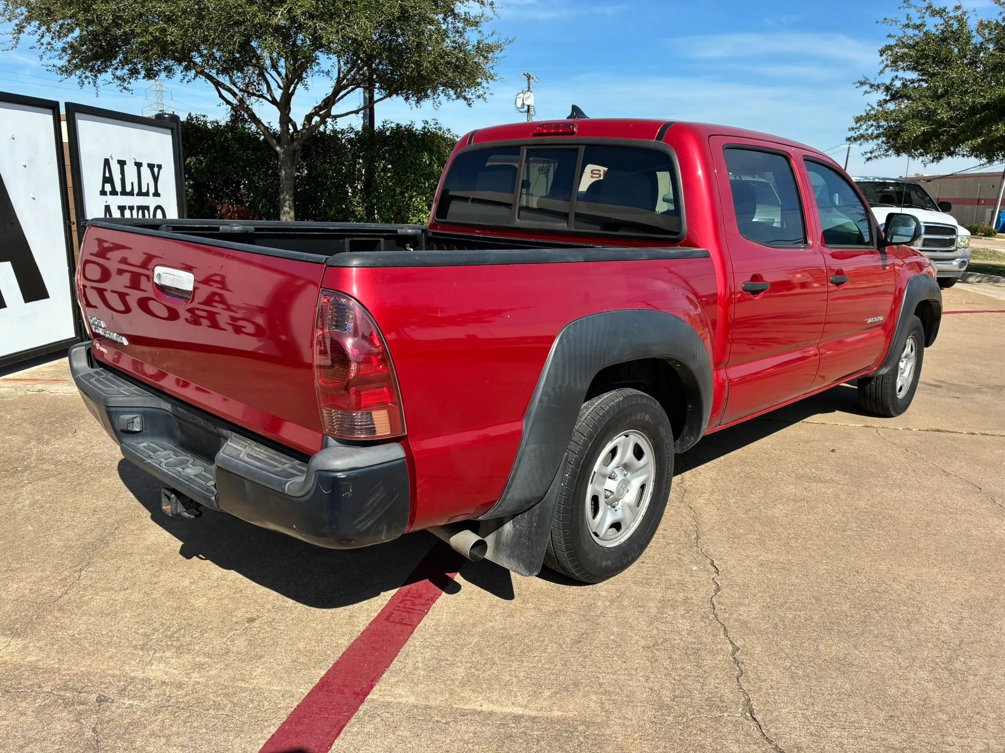Used 2012 Toyota Tacoma 2WD Double Cab w/ Convenience Pkg image 7