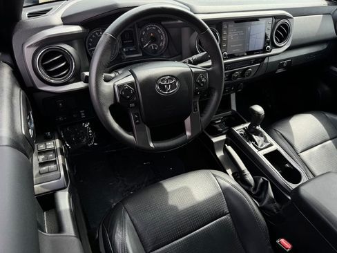 Used 2022 Toyota Tacoma TRD Sport w/ TRD Premium Sport Package AWD/4WD image 29