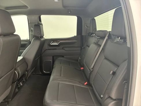 Used 2026 GMC Sierra 1500 SLT AWD/4WD image 18