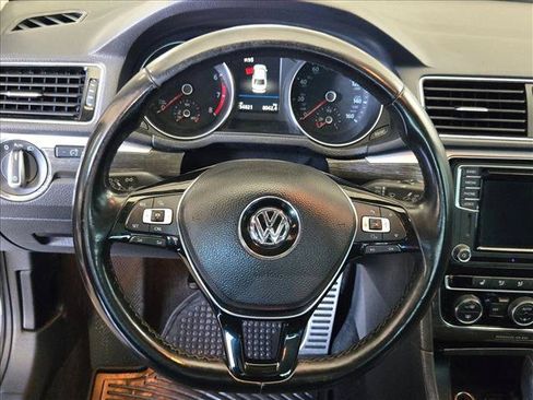 Used 2017 Volkswagen Passat 1.8T SEL Premium FWD image 14