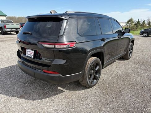 Used 2023 Jeep Grand Cherokee L Limited w/ Luxury Tech Group II AWD/4WD image 3