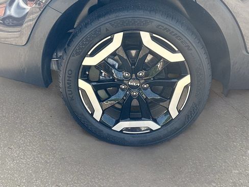 Certified 2025 Kia Telluride S FWD image 33