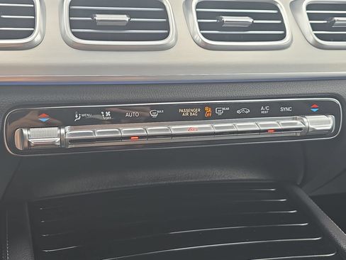 Certified 2025 Mercedes-Benz GLS 450 4MATIC image 24