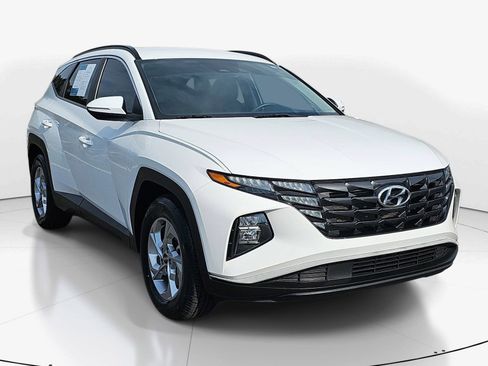 Used 2023 Hyundai Tucson SEL FWD image 2
