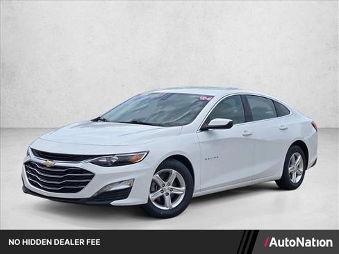 Used 2024 Chevrolet Malibu LT FWD image 1