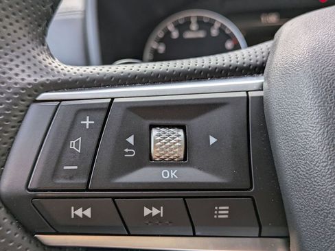 Used 2025 Mitsubishi Outlander SE image 17